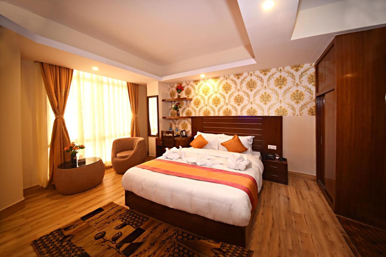 Hotel Simal กาฐมาณฑุ ภายนอก รูปภาพ